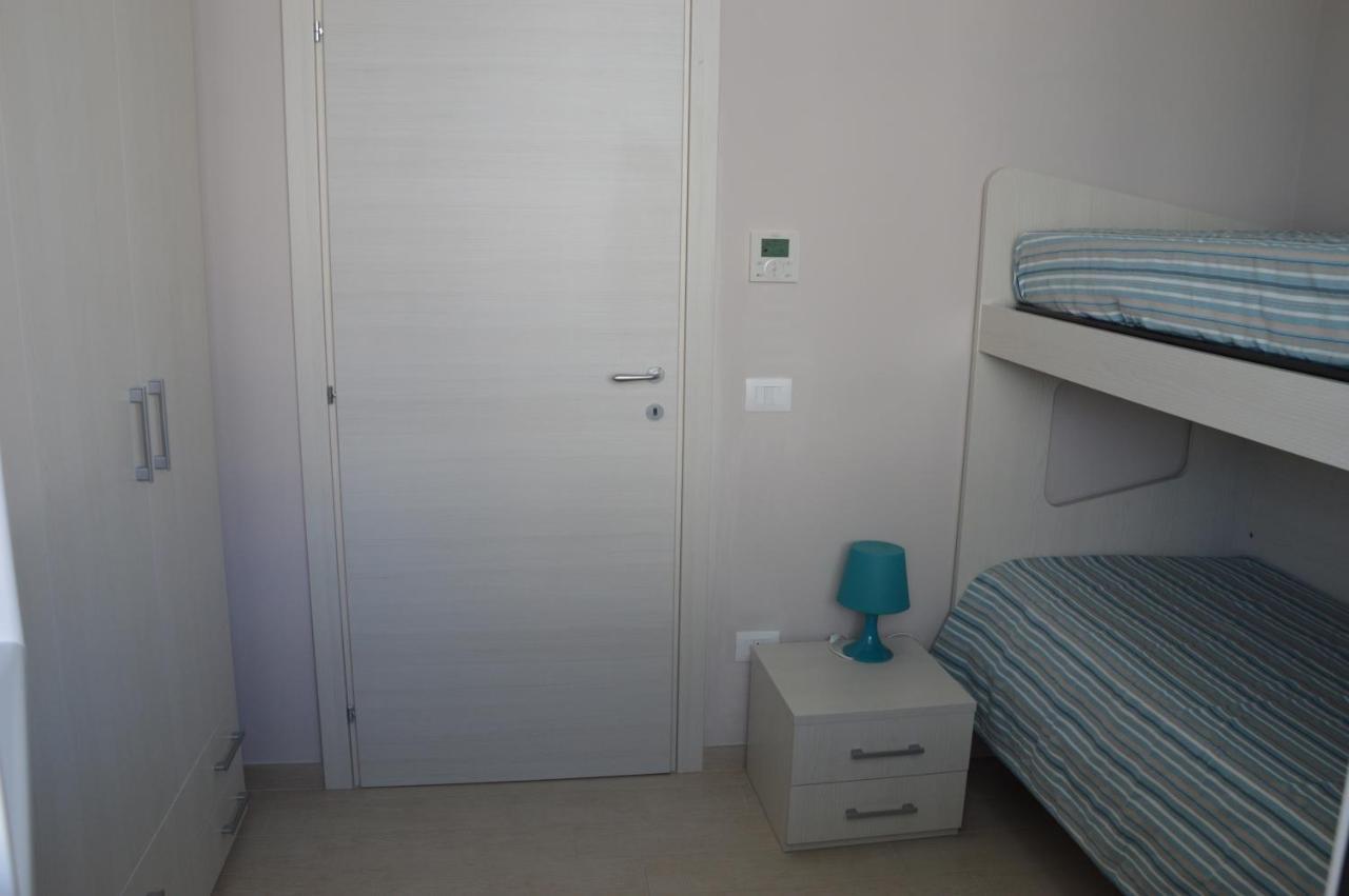 Case Vacanze Blue Bay Resort Roseto Degli Abruzzi Exteriör bild