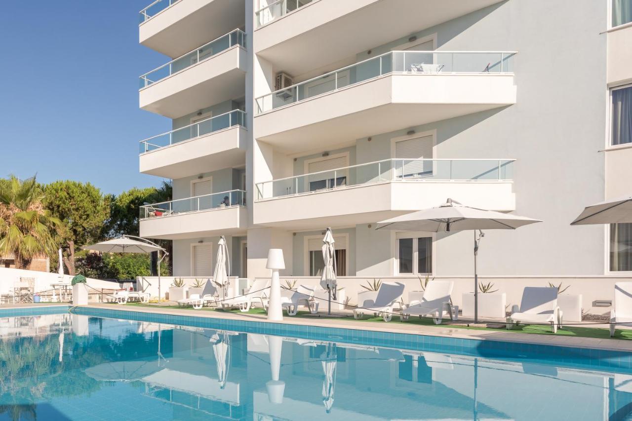 Case Vacanze Blue Bay Resort Roseto Degli Abruzzi Exteriör bild