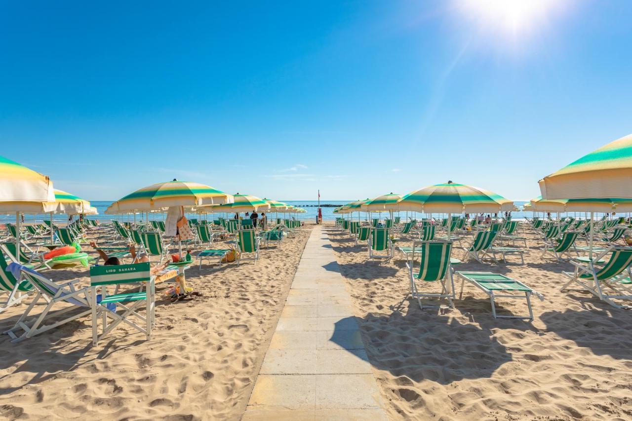Case Vacanze Blue Bay Resort Roseto Degli Abruzzi Exteriör bild