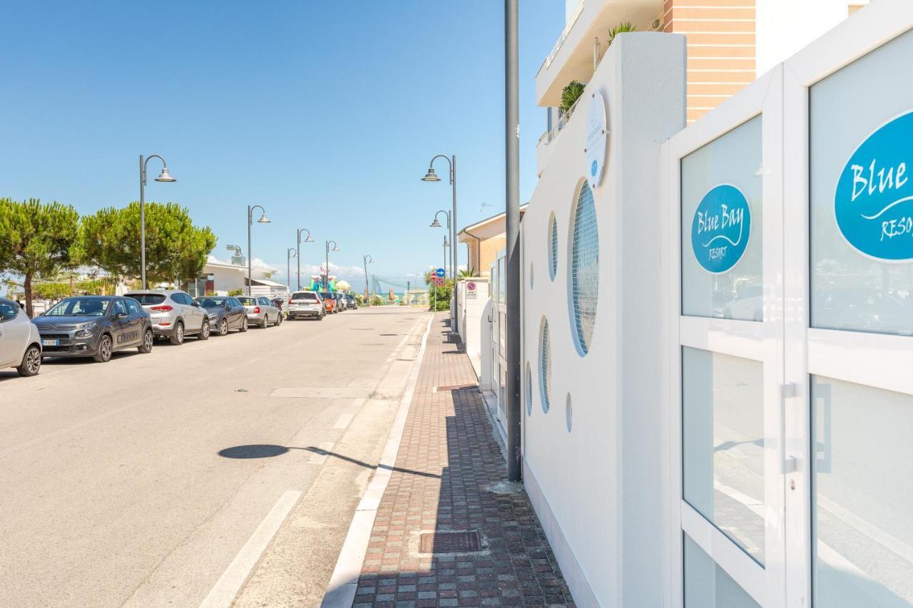 Case Vacanze Blue Bay Resort Roseto Degli Abruzzi Exteriör bild