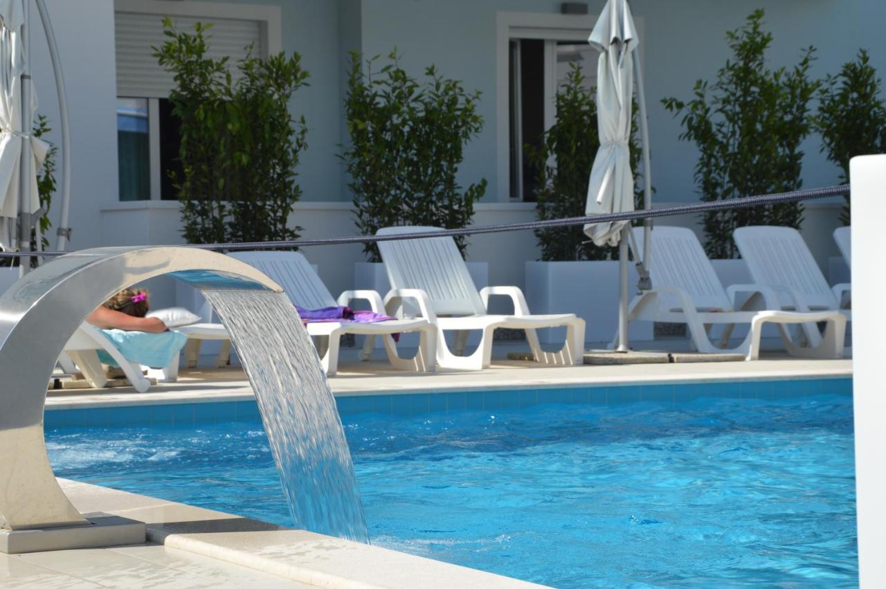 Case Vacanze Blue Bay Resort Roseto Degli Abruzzi Exteriör bild