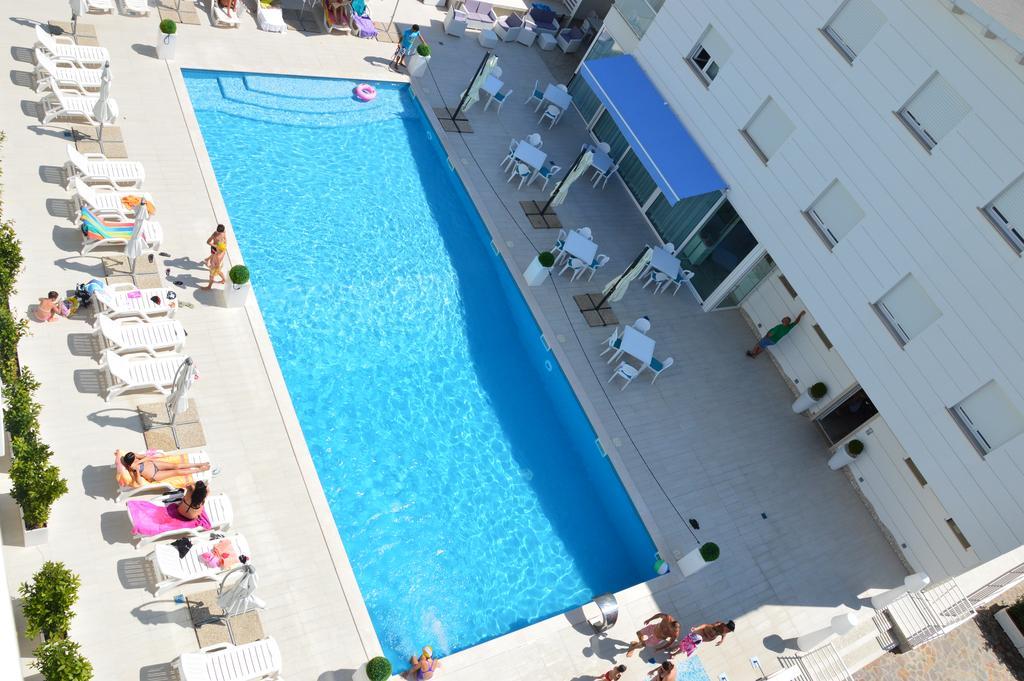 Case Vacanze Blue Bay Resort Roseto Degli Abruzzi Exteriör bild