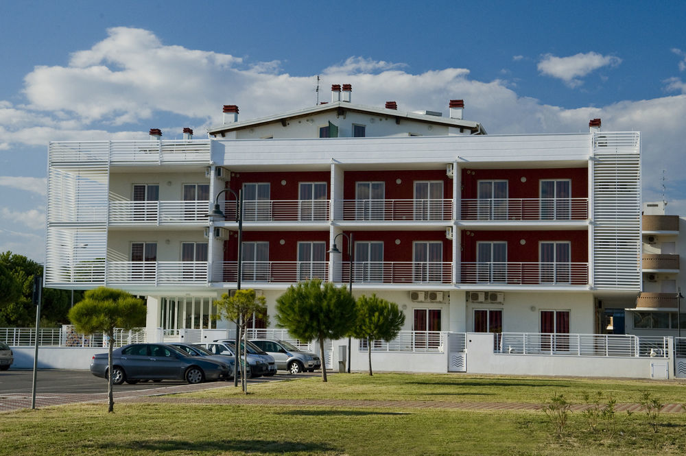 Case Vacanze Blue Bay Resort Roseto Degli Abruzzi Exteriör bild